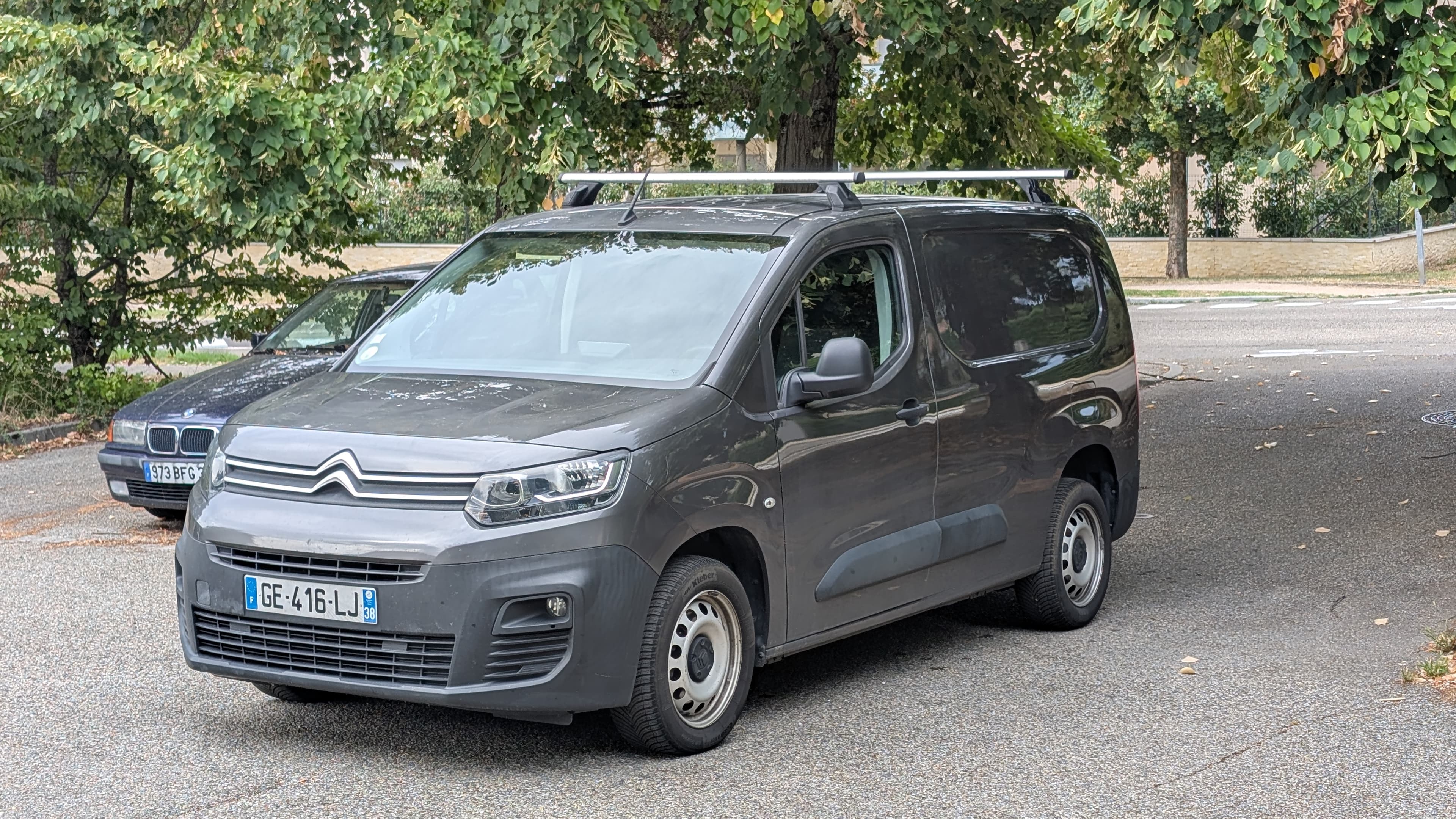 CITROËN BERLINGO XL 950KG 1.5 BLUEHDI 100ch TVA RÉCUPÉRABLE — photo 1